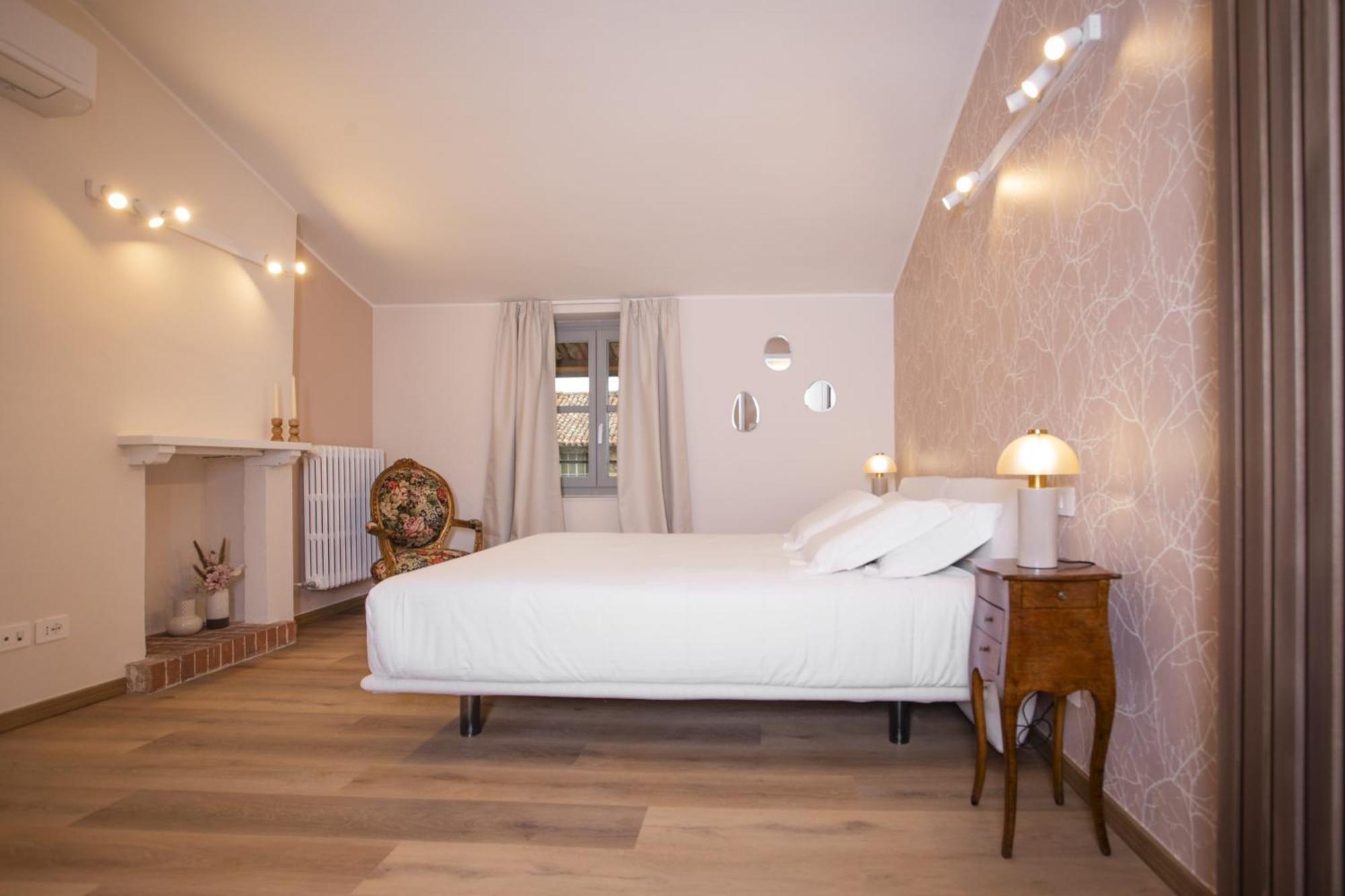 צ'רסקו Palazzo Ratti Boutique Rooms מראה חיצוני תמונה