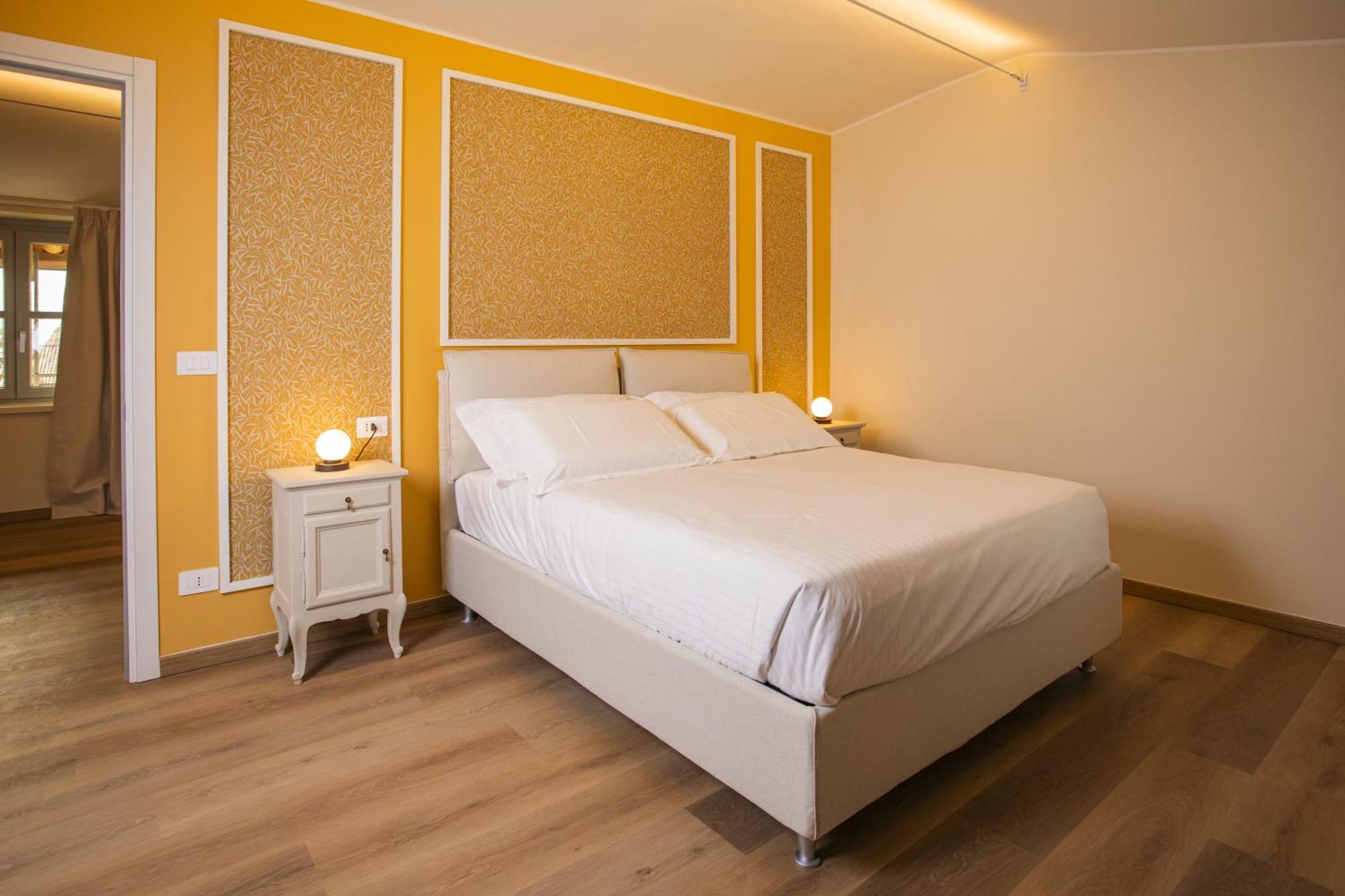 צ'רסקו Palazzo Ratti Boutique Rooms מראה חיצוני תמונה