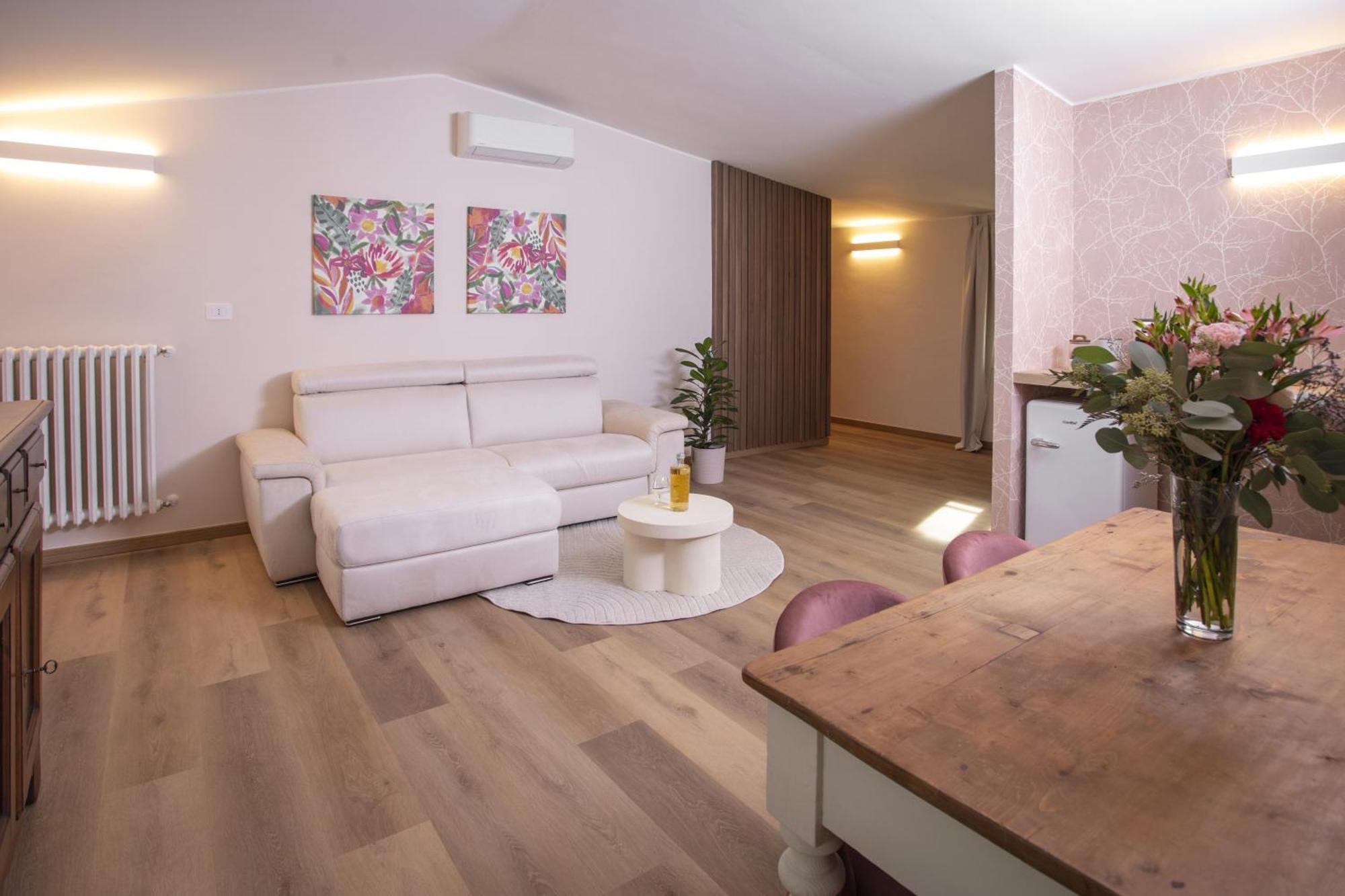 צ'רסקו Palazzo Ratti Boutique Rooms מראה חיצוני תמונה